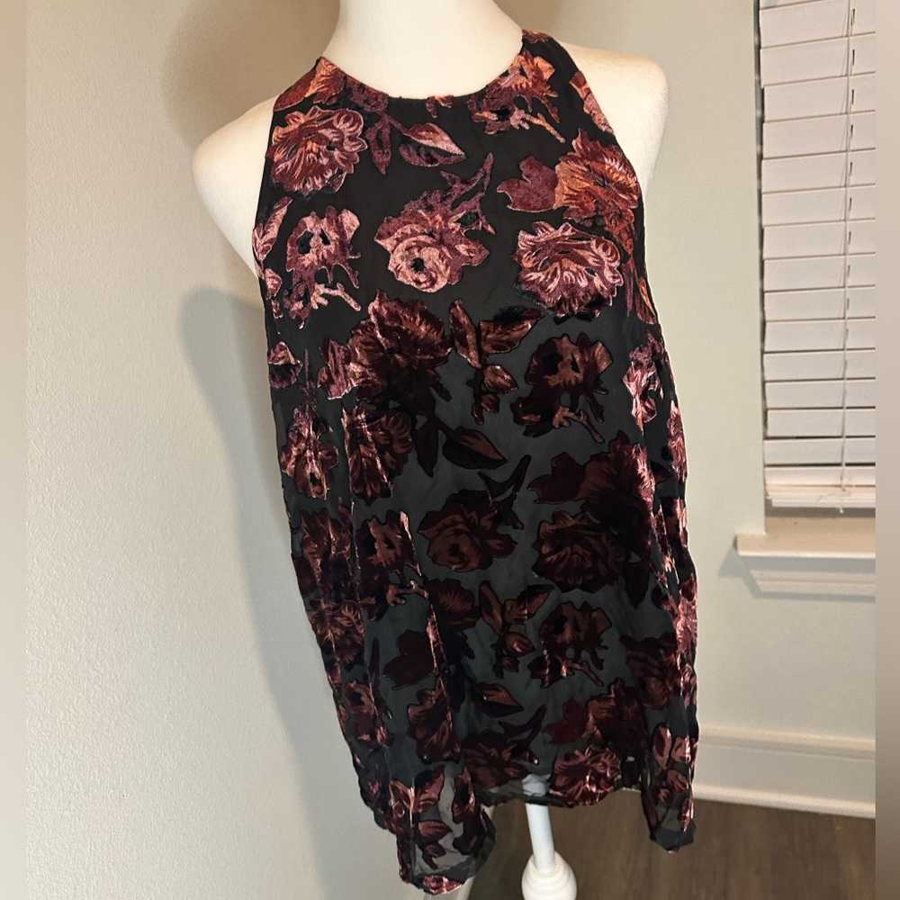 Beautiful rose top with sheer sides and back
